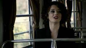 Oltre all'inedito che anticipa l'uscita del nuovo lavoro, dovrebbero trovare spazio nella tracklist della raccolta il brano per niente stanca che da poi il titolo all'album, ma la notizia non è ancora. Guarda L Alba Wikipedia