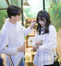 Vì vậy, anh đã nói chuyện với bạn gái cũ, hy vọng cô bỏ qua thù hận, đặt tương lai con trẻ lên hàng đầu và xoa dịu người hâm mộ quá khích. Trá»‹nh Sáº£ng Bá»‹ TrÆ°Æ¡ng Háº±ng Tá»' Nhiá»u Láº§n Ngoáº¡i Tinh Phá»¥ Ná»¯ Gia Ä'inh
