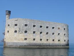 Voir plus d'idées sur le thème fort boyard, charente maritime, ile d'oleron. Fort Boyard Wikimedia Commons