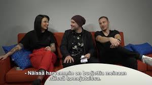 Juuso mäkilähde perheineen koeasui honkarakenteen taloa tuusulan asuntomessualueella. Juuso Makilahde Ja Veronica Verho Taittavat Peista Selviytyjat Tyyliin Ruutu