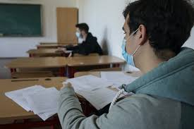 1000 de euro spaga si. Ultima OrÄƒ Nu Va Fi OrganizatÄƒ O Sesiune SpecialÄƒ De Bacalaureat Elevii Care Lipsesc In VarÄƒ Pentru CÄƒ Sunt In CarantinÄƒ Sau Izolare Pot Da Examenul In Sesiunea Din ToamnÄƒ AnunÈ›Äƒ Ministrul