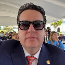 Acompañé a Luis Felipe Puente Espinosa Secretario General de Gobierno del  Estado de México al Décimo Congreso de Ciudadanía Activa, mi personal  reconocimiento especialmente para mis amigos @maquemal y @pepeozunar del  equipo