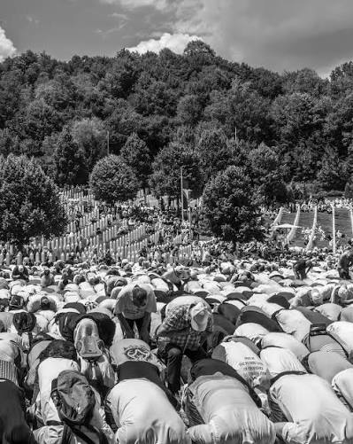 Srebrenica: un genocidio lungo 30 anni  L'11 luglio si è  commemorato il genocidio di Srebrenica, uno degli episodi più tragici della  guerra in Bosnia ed Erzegovina. Oggi la storia si ripete,