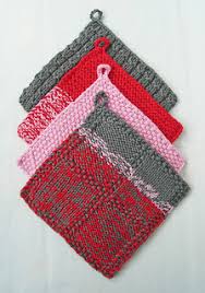 They are easy to do with several crochet potholder patterns available here. Handmadehandsome Handmade Items And Knitting Patterns Handgemaakte Artikelen En Breipatronen Potholders Knitting Project For Beginners