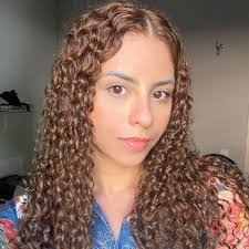 Brenda Pinto's Instagram, Twitter & Facebook