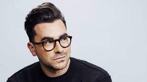 Dan levy's family and schitt's creek cast cheer his snl hosting debut. Dan Levy Leans Into Joy On Schitt S Creek It S Been A Minute With Sam Sanders Npr