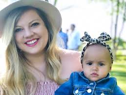 The Uncertainty of Motherhood When You're the 37-Year-Old Fun Single Aunt