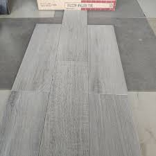 Granit motif kayu/granit roman/dparotia walnut/gt912214r/keramik kayu: Jual Roman Granit 15x50 Motif Kayu Di Lapak Rai Jaya Granit Bukalapak