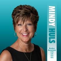 Mindy Olson's Instagram, Twitter & Facebook