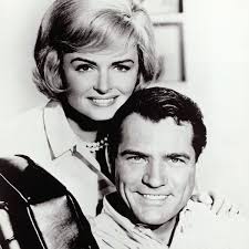 Here's What Happened to 'The Donna Reed Show' Star Carl Betz