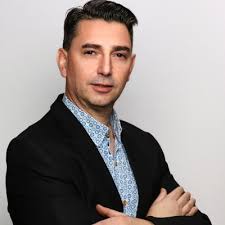 Ma mission chez Antenne Centre Télévision ——————————————————————— Il y a  exactement 15 mois, j ai accepté la mission de manager de crise au sein de  la télévision Antenne Centre. La situation… |