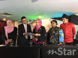 Sidang media dato' seri vida saman azwan ali. Vida Sebak Anak Didakwa Rentung Muka Arwah Pun Saya Tak Tengok Sebab Tak Boleh Hadap Hiburan Mstar
