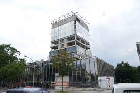 Wgz bank (west german cooperative central bank) was the central bank of the approximately the bank has the head office in dusseldorf and maintains offices in koblenz and münster (westphalia). Goldene Hulle Bankhochhaus In Munster Erhalt Neue Fassade Munster Modell