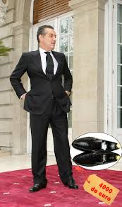 A dat o avere pe costume din marea britanie. Gigi Becali Calca In Picioare Mii De Euro Omul De Afaceri Investeste In Pantofi Sume Colosale Si Se Mandreste Cu Acest Lucru