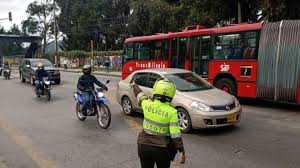 Dentro de la propuesta, el mandatario recomendó que las personas que sean halladas en pico y placa, se desvíen hacia mondoñedo, para entrar a bogotá. Pico Y Placa En Soacha El Festivo Del Lunes 12 De Octubre Como Funciona Horarios Y Restricciones As Colombia