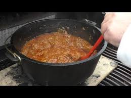 Cola Hahnchen Aus Dem 10er Dutch Oven Youtube Saftgulasch Wiener Saftgulasch Rezepte