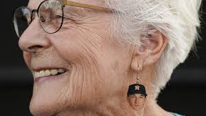 Cheaters? Trash-can talk? Astros' fans can take it