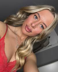 Chloe Collier (@_chloecollier_) • Threads, Say more