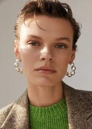 28 Statement Jewelry Pieces That Level Up Any Outfit