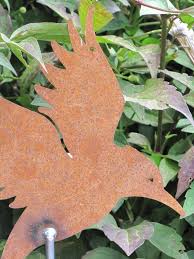Geschenkartikel, tee, schokolade, postkarten, delikatessen. Edelrost Gartenstecker Paradiesvogel Klein Angels Garden Dekoshop