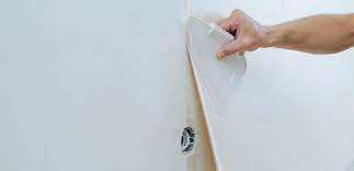 Une différence de température trop importante entre le mur et la peinture peut aussi être en cause. Nos Conseils Pour Cacher Les Imperfections Des Murs Bricofamily