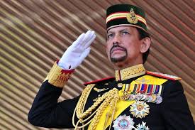 Sultan juga memiliki 6 pesawat kecil dan 2 helikopter. 9 Sebab Kenapa Sultan Brunei Dikagumi Ramai