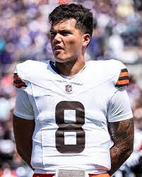 Yahoo Sports | REPORT: Dillon Gabriel is expected to start for the Browns  in Week 5 vs. the Vikings, per @mzenitz. With Cleveland 1-3, the  third-round... | Instagram