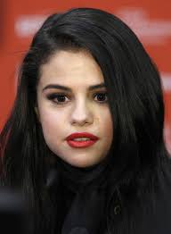 Selena Gomez Schwer Krank Lupus Erythematodes Krankheitsverlauf Und Prognose News De