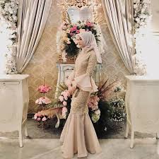 Desain kebaya seperti ini sangat cocok digunakan sebagai model baju perpisahan anak smp atau sma. 10 Inspirasi Kebaya Modern Untuk Perpisahan Sekolah Bukareview