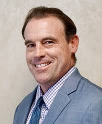 Robert Tinney's Instagram, Twitter & Facebook