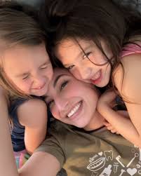 Franco Anselmi 🪡 . . #francoanselmi #surrealism #collageartist  #digitalillustration #digitalartist #surrealartwork #illustrationlove  #contemporaryart #art #realism #artist #painter #modernart #color  #illustrator #artlover #painting #streetart ...