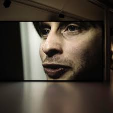 That lute, like a vision from every art history textbook book about  renaissance perspective ever, finally with its neck snapped, thank you  #EllaKruglyanskaya