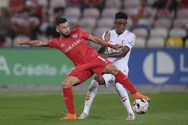 Vssocre provide live scores, results, predictions ,head to head,lineups and mroe data for this game. Jogo Gil Vicente Sporting De Braga Reatado Apos Falha De Iluminacao Desporto Sapo 24