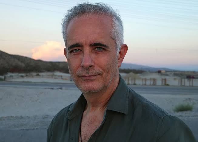 Σωκράτης Αλαφούζος: Μια βόλτα στην Αθήνα και ένα ποίημα, τα δώρα για τα 88  χρόνια της