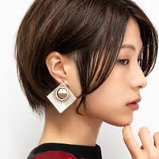 karupiの紙と木の耳飾り『square』crystal wood【ポスト投函】を贈る