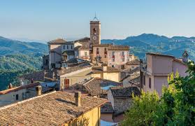 Tra marzo e aprile il lazio era stata la prima regione in italia a permettere alle persone di scaricarlo ed è già attivo. This Italian Region Is Enticing Tourists With Free Extra Nights