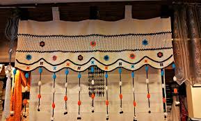 Mutfakların en önemli gereksinimlerinden biri olan saklama kapları ,bir çok ünlü markanın da tasarımlarında değişik ve kullanışlı modeller olarak görülüyor. Otantik Perdeler