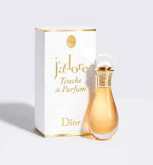 This floral fruity fragrance is highlighted by a bouquet of fragrant fruity, floral and citrus scented tones that will bring a sensual, fresh and warm perfumed sensation. J Adore Touche De Parfum Women S Fragrance Men S Fragrance Dior