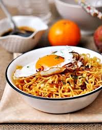 Homemade Instant Mi Goreng This Is Sooooo Unhealthy But Something Cheap And Easy To Make For One When Mark Is Gone Recipes Cooking Hearty Meals