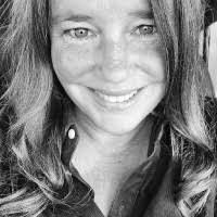 Jennifer Craddock's Instagram, Twitter & Facebook