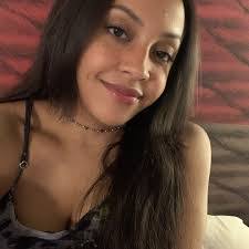 Janaina Souza's Instagram, Twitter & Facebook