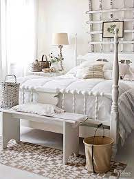 This list is a pretty long list of places you can find farmhouse decor, so let me break it down a little and share why i love some of these more. 12 Schritte Zum Erstellen Eines Cottage Stil Schlafzimmer Neue Dekorationsideen Farmhouse Style Master Bedroom Farmhouse Bedroom Decor Farmhouse Style Bedrooms