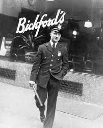 Joseph Johnson Ret Nypd This Is A Foot Patrolman From The 1940 S Bickford S Was A Diner Restaurant In My Neighborhood In Manhattan Police Guy Pictures Nypd