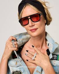 Heritage Archives Meet Virtual Reality: Introducing the Bonnie Cashin  Archive Team