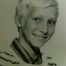 Anybody know anyone who plays the bagpipes?? Friend is looking for someone!!