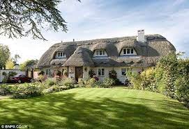 Thatched Roofed Cottage In Dorset Cottages England Thatched Cottage English Cottage