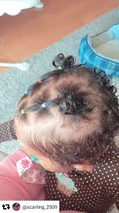 These braids decorated with beads is an exciting look and can be used with bows to keep hair in place, making it an ideal hairstyle for beautiful girls who love to run and play. Cuando Llega Are Generally Primavera Siempre Apetece Renovarse Cambiar La Decoracion Ym Baby Hairstyles Baby Girl Hairstyles Curly Black Baby Girl Hairstyles