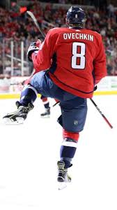 Es ist zeit, cooles eishockey zu spielen nach seiner verletzungspause kehrte der russe gegen die boston bruins auf das eis zurück und michael raffl gelang beim 2:1. Alex Ovechkin Ice Hockey Alex Ovechkin Hockey