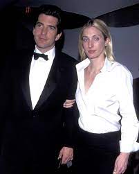 Carolyn bessette kennedy, the woman who married john f. Carolyn Bessette Kennedy Bio Net Worth Age Birthday Dating Wiki