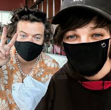 Larry hernández también recordó la etapa en la que estuvo en prisión y las enseñanzas que esa experiencia le dejó. Pin By Lizbeth Hernandez On Larry In 2021 Larry Larry Stylinson Cute Harry Styles